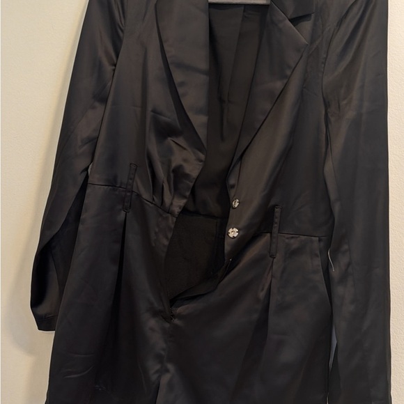 Dresses - Picture 5 of 15